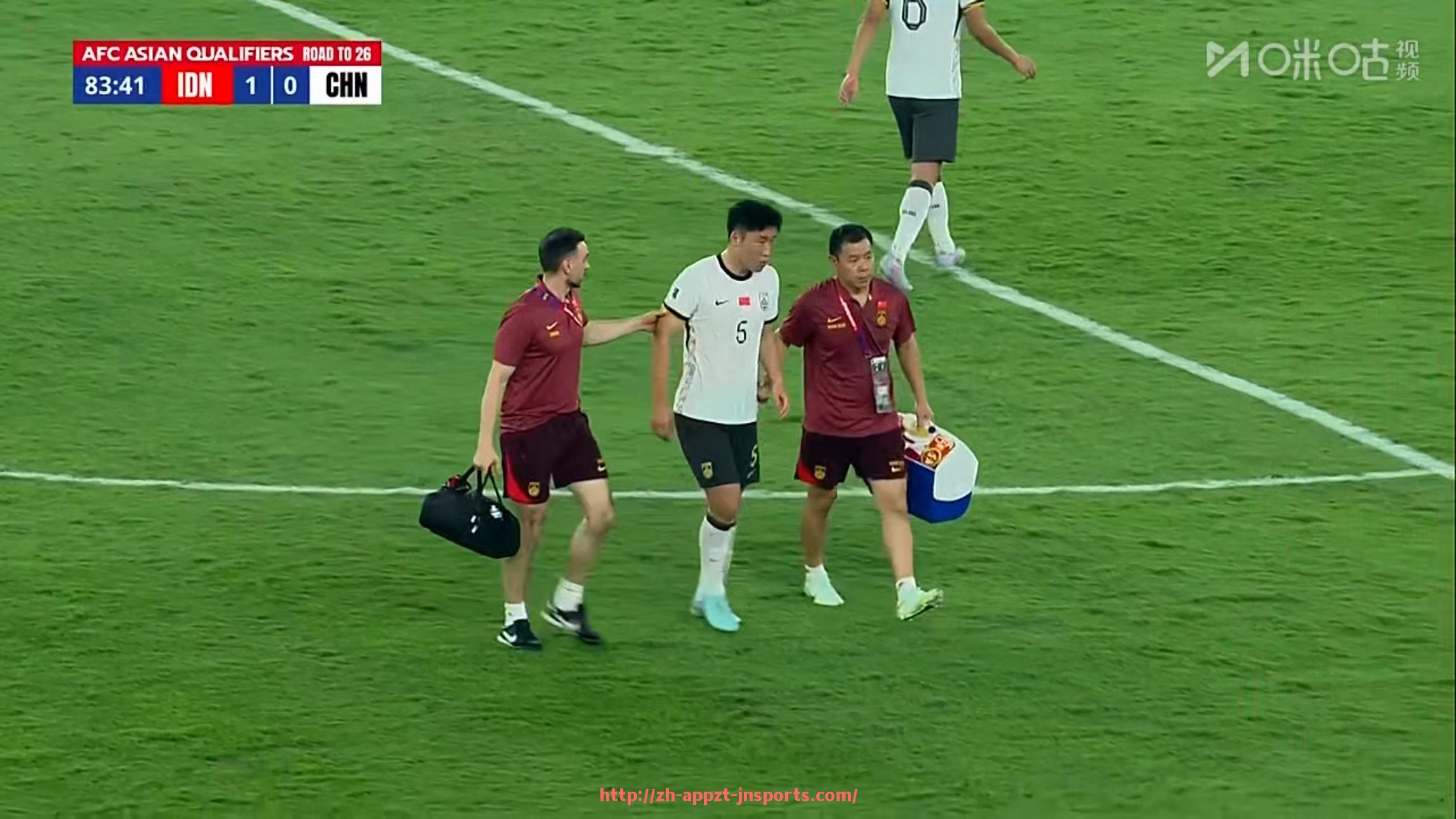 江南体育APP-世俱杯比赛冲突事件中保持冷静的典型球员处理回顾